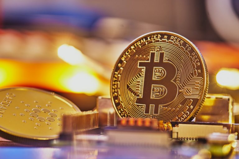Bitcoin vor Allzeithoch – Fallen jetzt bald die 80.000 Dollar?