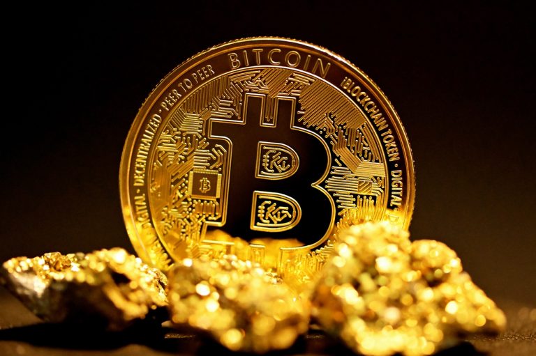 Bitcoin oder Gold – was solltest du kaufen, um dein Vermögen zu sichern?