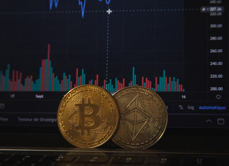 Ethereum vs. Bitcoin – Welche Investition macht mehr Sinn?