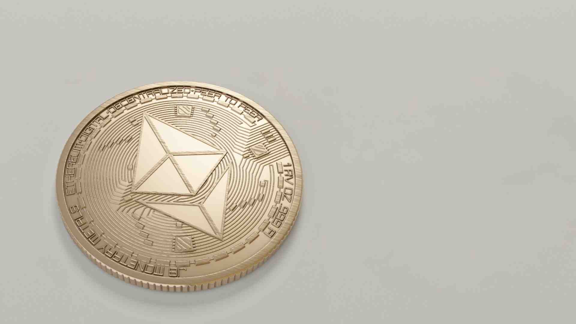 Ethereum Kurs Prognose Münze mit ETH Logo