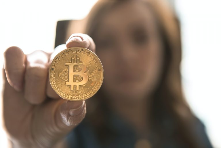 Bitcoin Kurs wird bald 60.000-64.000 $ erreichen, behauptet Analyst trotz Preisverfall