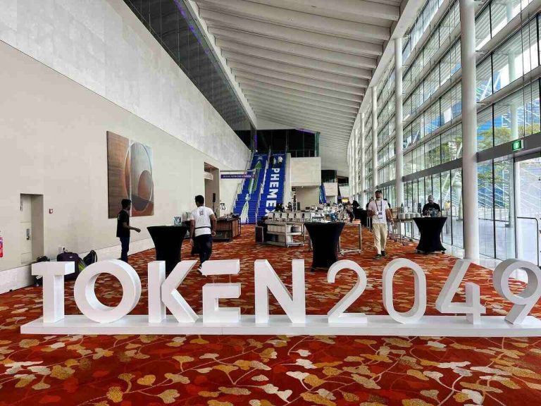 Rückblick: Die unvergessliche Reise von Cryptoticker.io auf der TOKEN 2049 in Singapur
